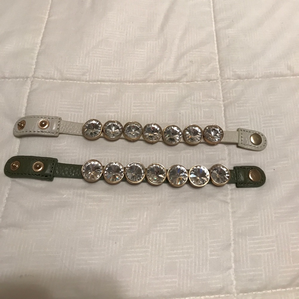 Green and cream brackets